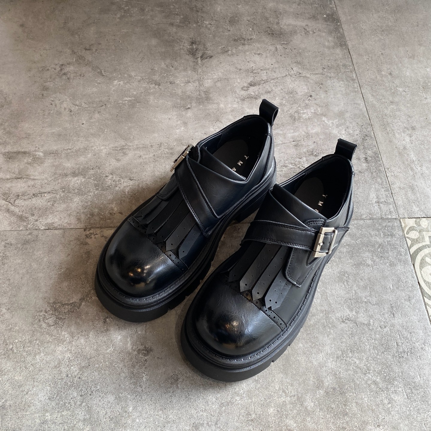 欧洲站英伦风皮带扣流苏乐福鞋女黑色小皮鞋厚底复古百搭松糕单鞋,女鞋,松糕（摇摇）鞋,淘宝优惠券,粉丝福利购,淘宝优惠卷