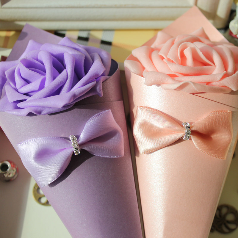 特价创意甜筒喜糖盒子 欧式礼品盒糖袋 玫瑰花小蛋筒成品喜糖盒在类目 节庆用品/礼品, 糖盒/糖盒配件中 - 来自Buy2taobao.com提供专业的淘宝代购服务