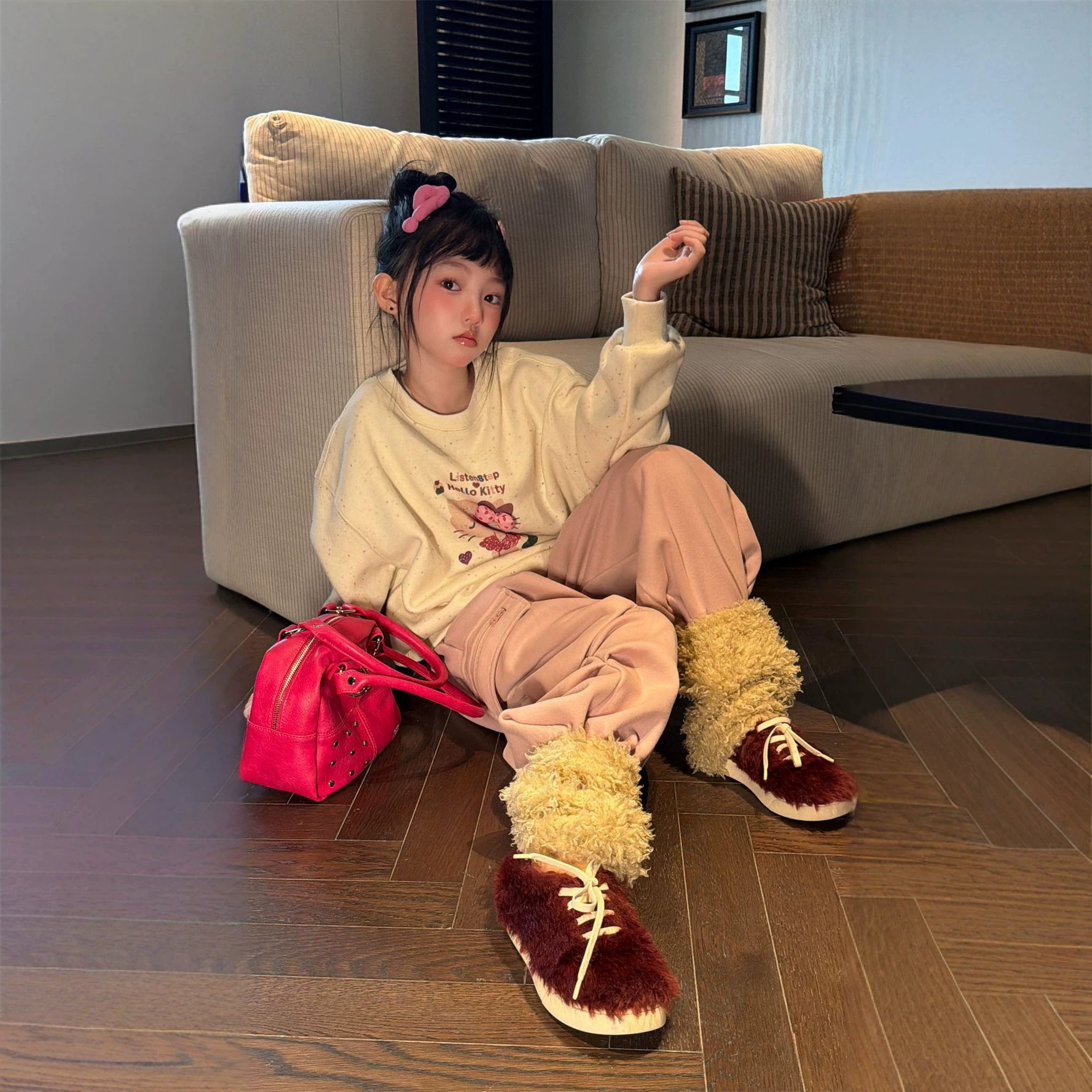 韩系新女童2026年冬款蝴蝶结卫衣米底彩点女宝宽松圆领长袖上衣潮