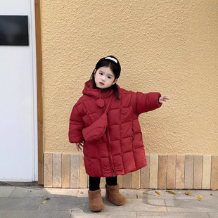 女童冬款新年棉服红色长款加厚连帽棉衣保暖厚实羽绒棉外套配包包