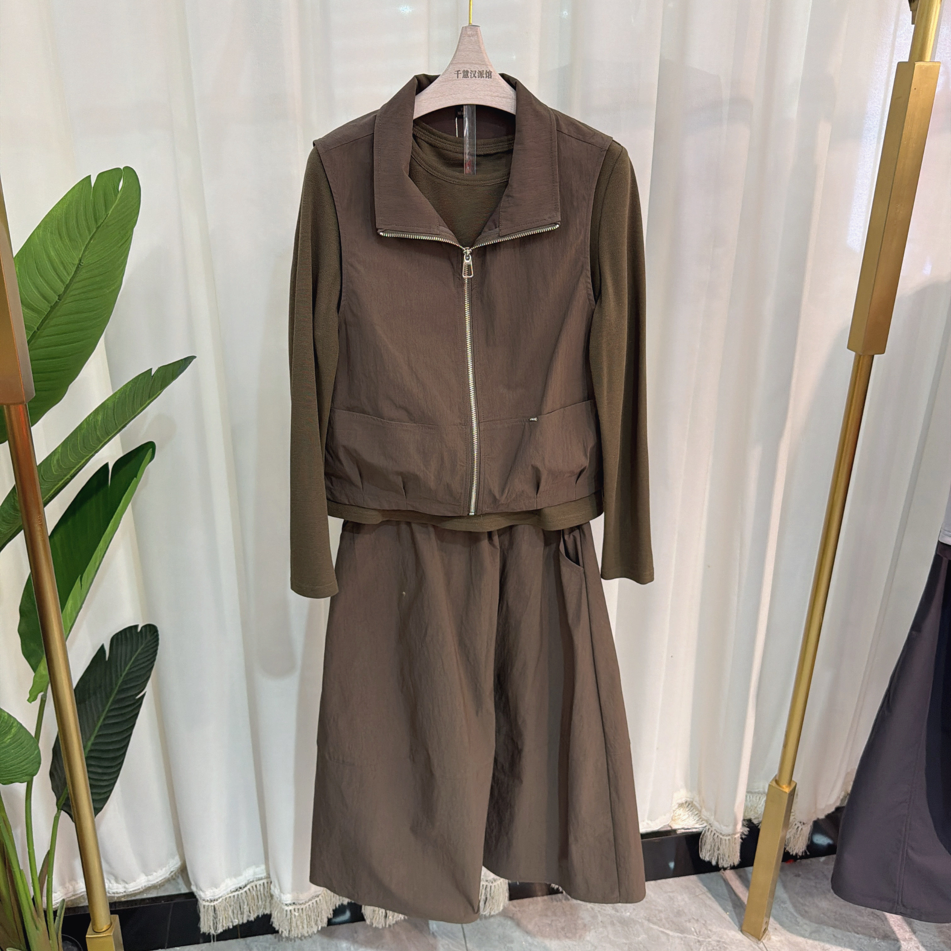 89MC3633时尚套裙女马甲T恤半裙三件套气质2026春季专柜同款