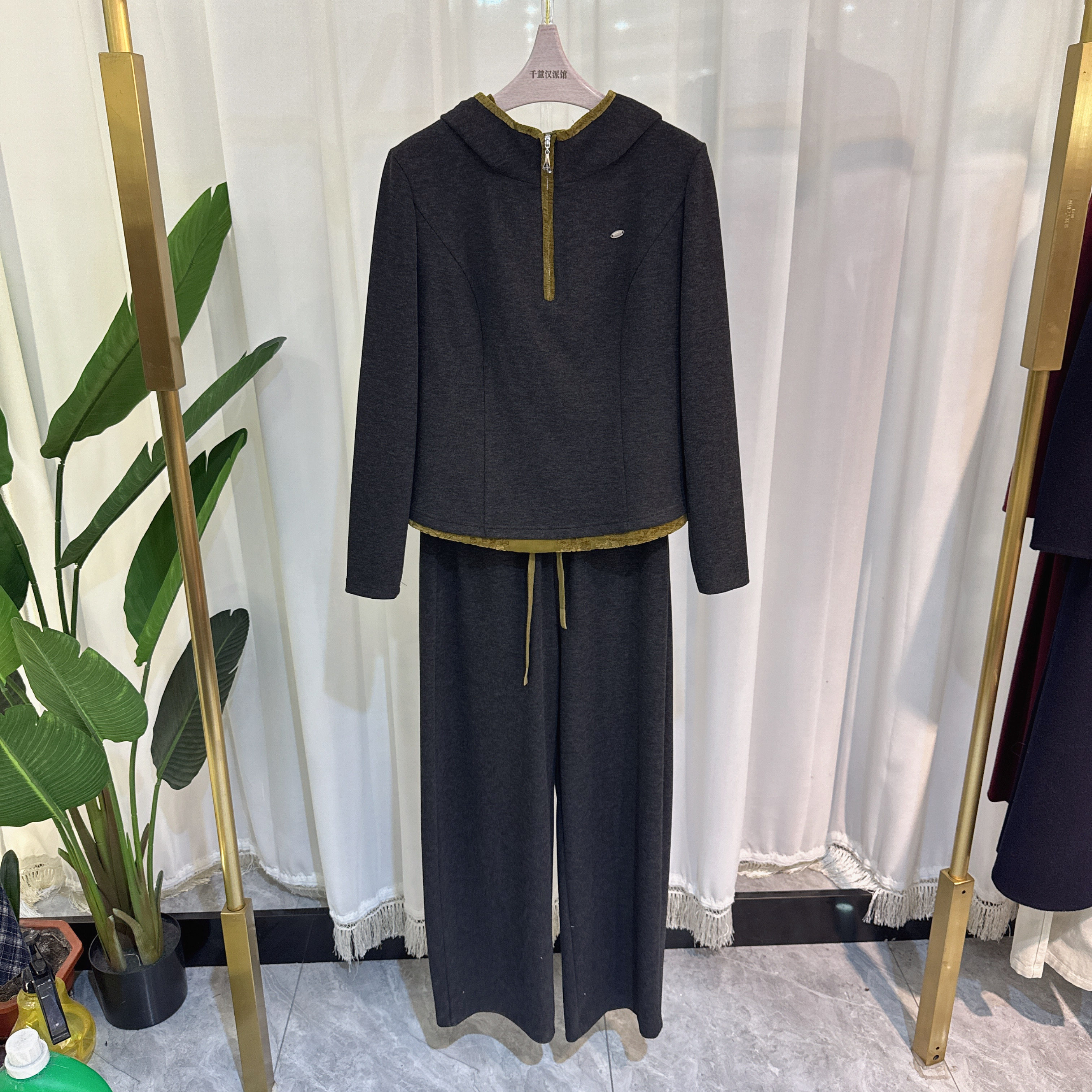 YAT-6A129时尚套裤女连帽上衣裤子两件套气质2026春季专柜同款