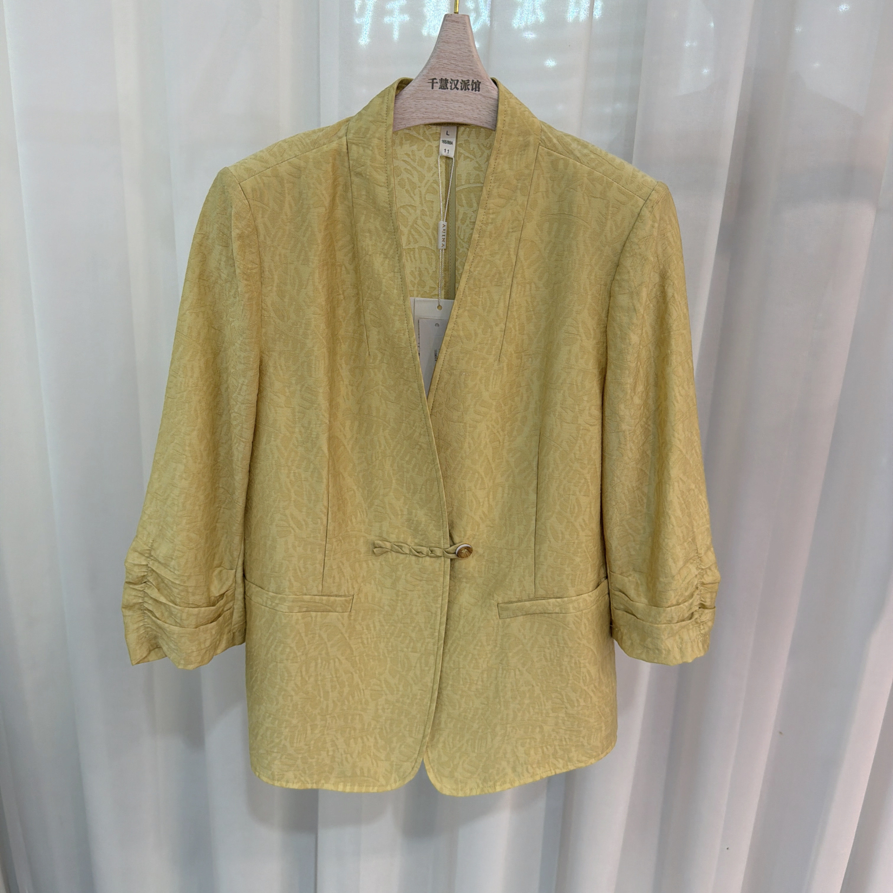 26W501时尚西服外套女休闲提花