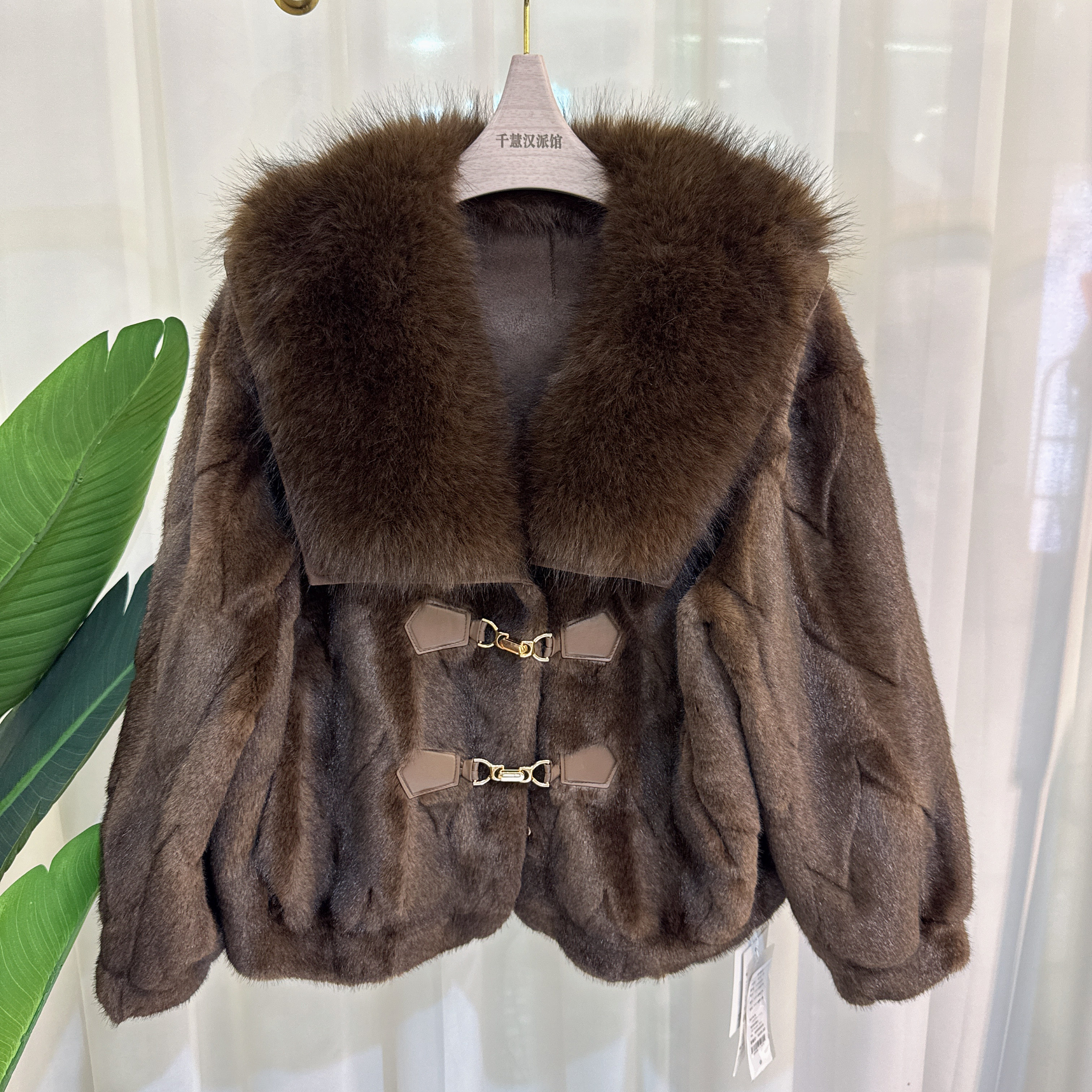 T25W609时尚短外套女皮毛一体气质百搭显瘦2025秋冬专柜正品,女装/女士精品,短外套,淘宝优惠券,粉丝福利购,淘宝优惠卷