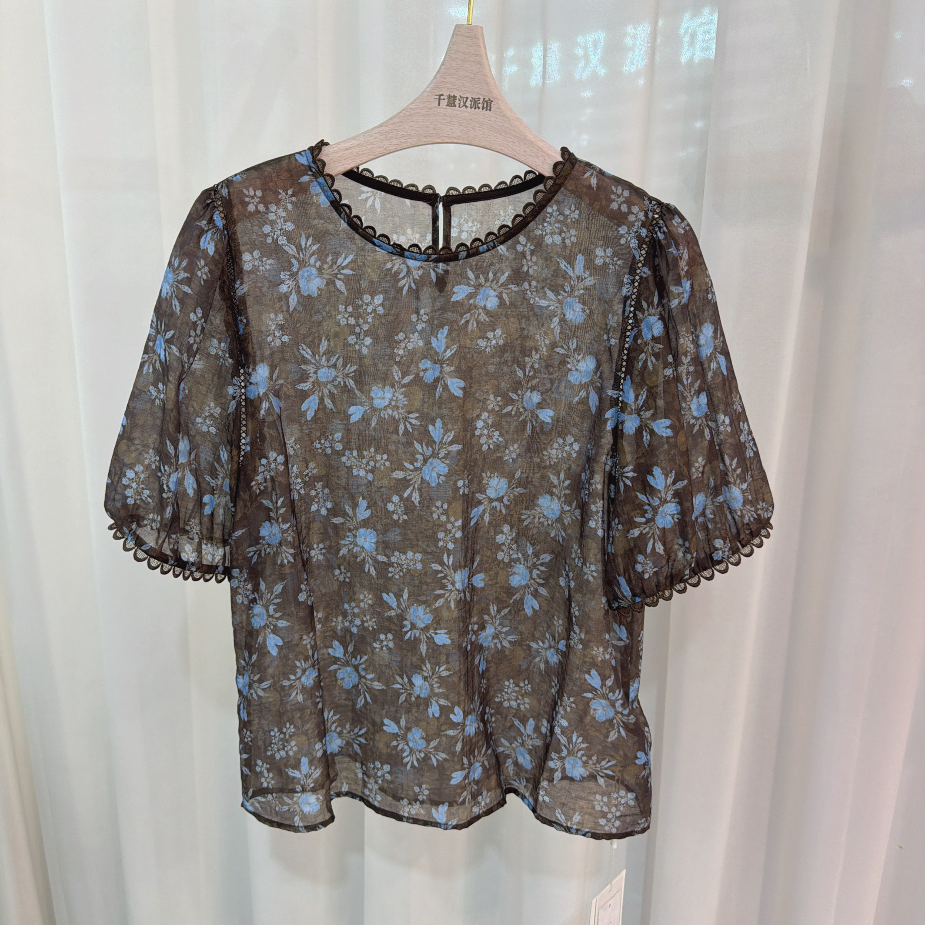 26Q313衬衫女气质小衫中袖印花