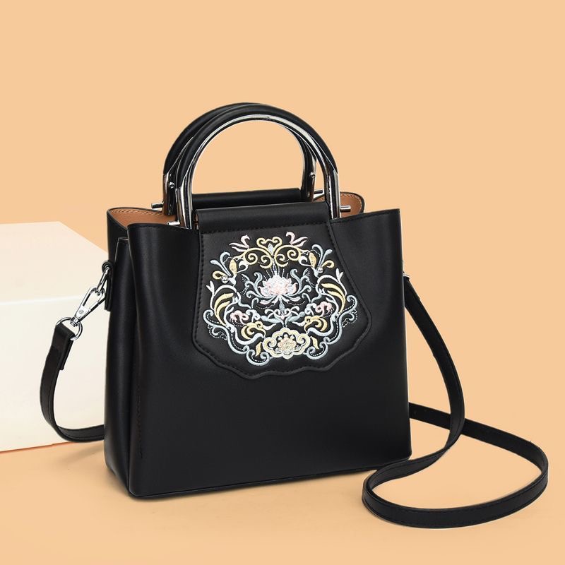 品牌中国风复古手提包女2025新款刺绣花朵中年妈妈单肩斜挎水桶包
