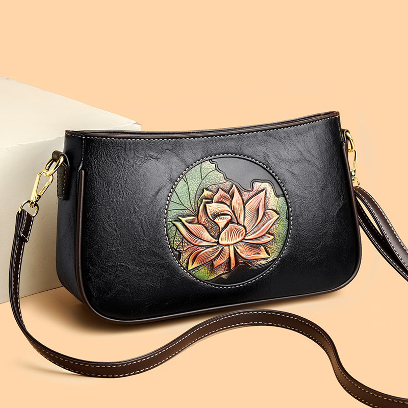 2026新款潮中国风软皮女包花朵印花斜挎包中年妈妈包大容量小方包