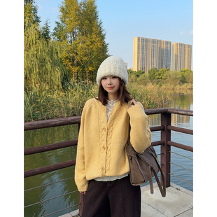 奶芙麦穗~韩系气质圆领麻花显瘦单排扣长袖针织毛衣开衫女秋冬