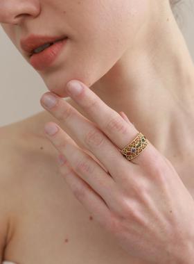 SOLDEVERANO镂空彩宝戒指