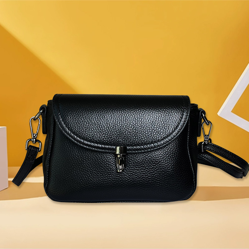 真皮小方包斜挎单肩包女包妈妈包