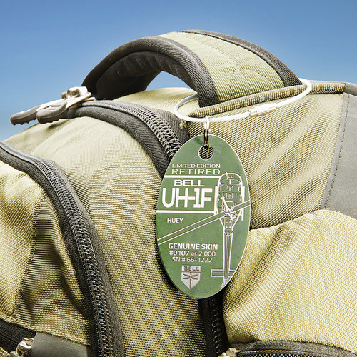 美国PLANETAGS 休伊直升机UH1F贝尔飞机蒙皮钥匙扣行李牌文创