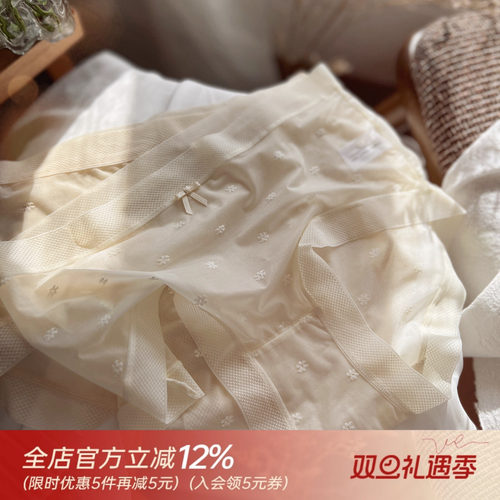 在无风时无痕轻薄冰丝少女内裤