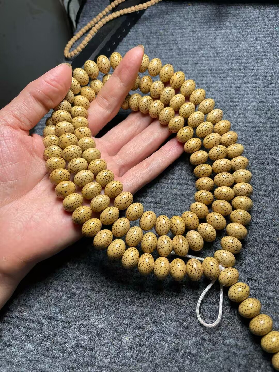 海南原生态石玉料同枝果鸡油黄星月菩提子玄月10-14佛珠念珠手串