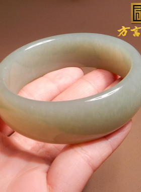 新疆细腻油润且末料蓝色基调手镯