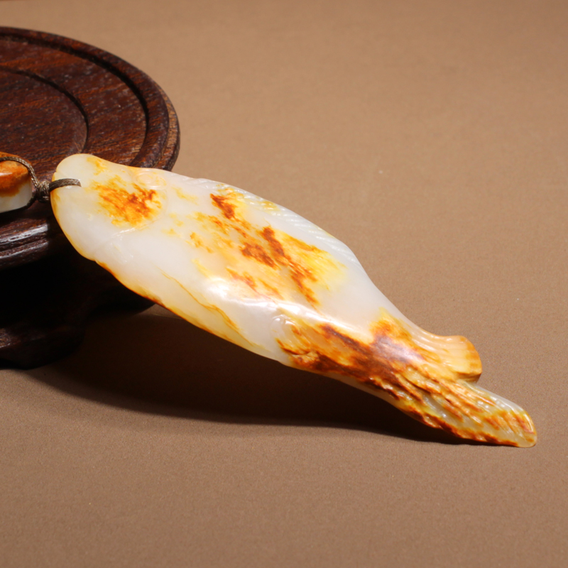 俄籽料红金皮白玉连年有余吊坠