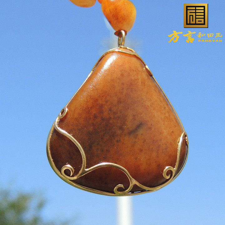 和田玉黄玉籽料原石 18K黄玉玩料精品项链 金包银豪华籽料项链