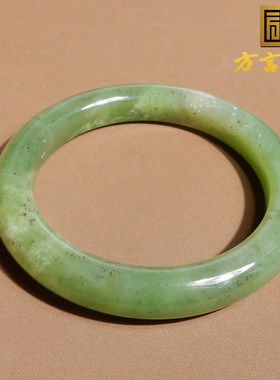 震惊了方言和田玉佩戴级青海玉石老坑料飘翠色绿野仙踪精美手镯A2