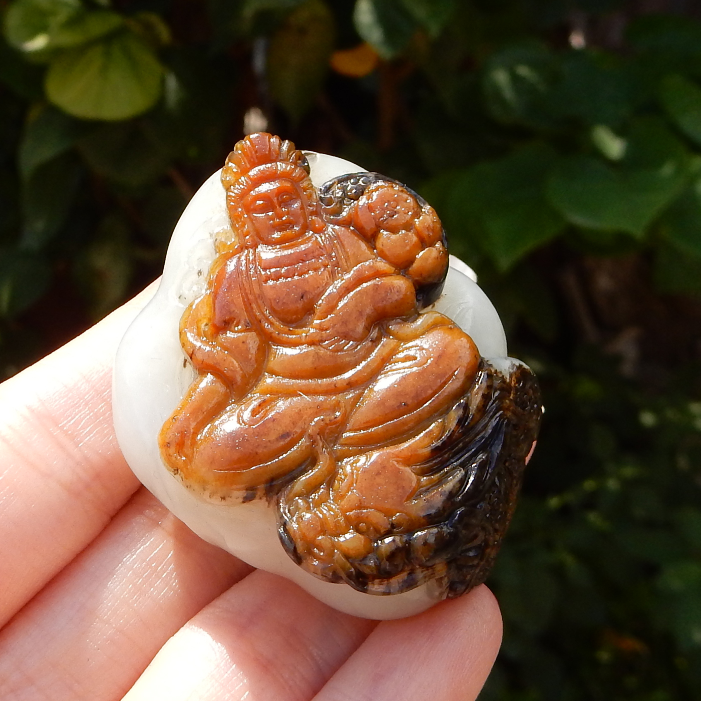 俄罗斯红黑皮白玉籽如意观音吊坠