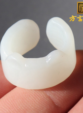 市场价6000亏本380回馈俄罗斯细腻老坑料羊脂白玉17.5mm猫戒A8