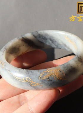 惊呆方言和田玉佩戴级细腻油润青花籽料一线天描金意境60mm手镯A8