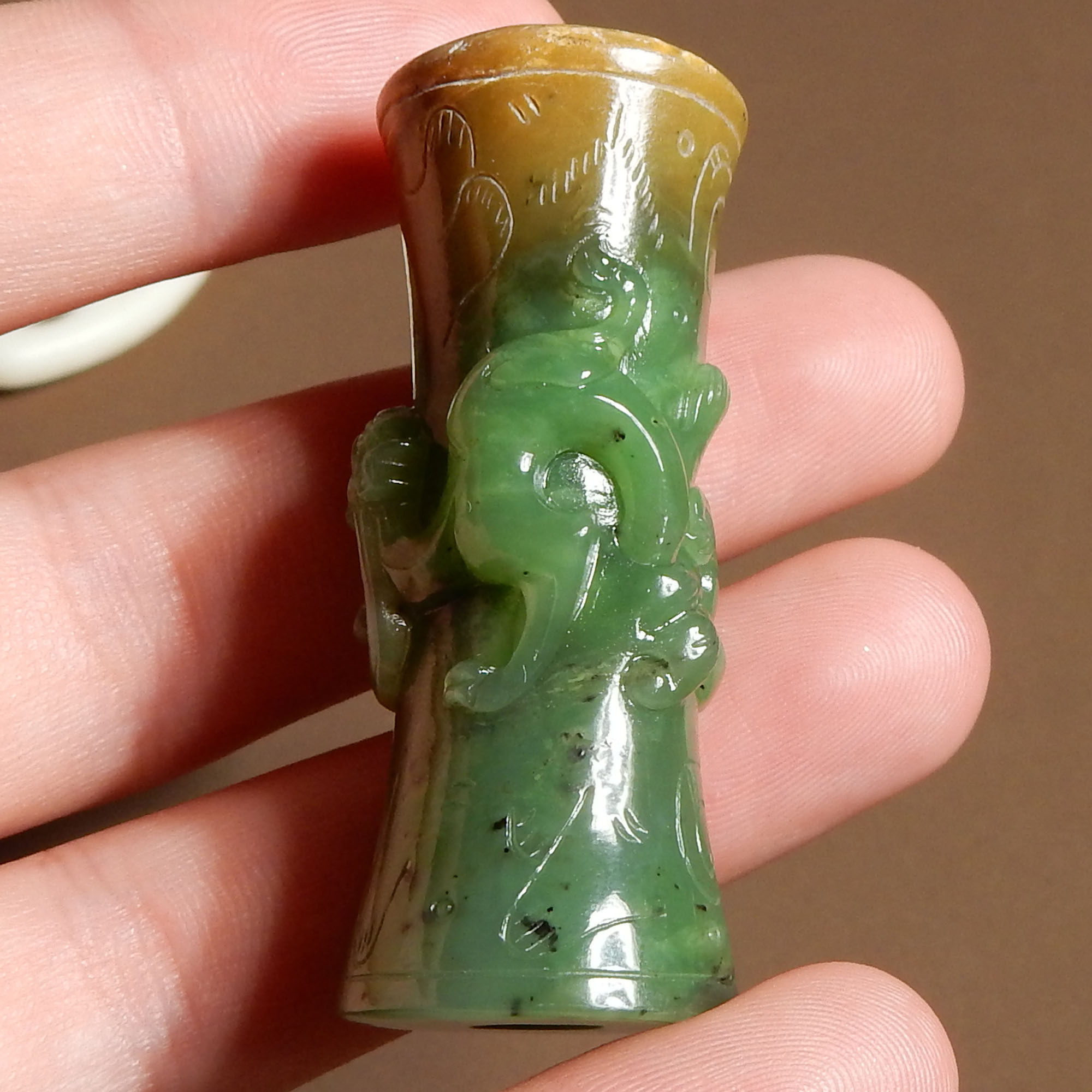 抢疯了方言和田玉罕见新疆老熟黄沁皮碧玉籽料俏雕龙柱勒子吊坠x3