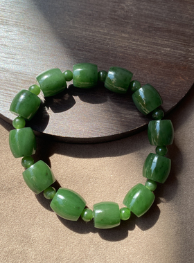 俄罗斯细腻阳绿碧玉13mm鼓珠手串