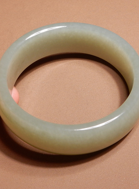 新疆细腻油润且末料蓝色基调手镯