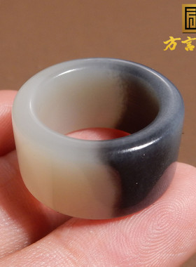 美美哒方言和田玉精品新疆黑白分明意境青花籽料16mm戒指扳指w1