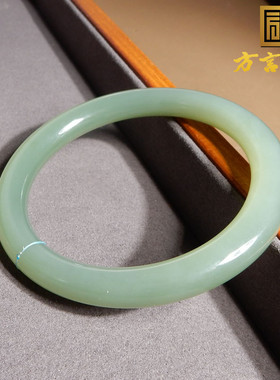 惊呆了方言和田玉精品佩戴级鸭蛋青碧玉油润细腻卡61mm圆条手镯A5