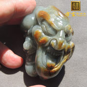 方言和田玉珍稀黑色名品枣红皮墨玉独颗籽料巧雕三面罗汉手把件R