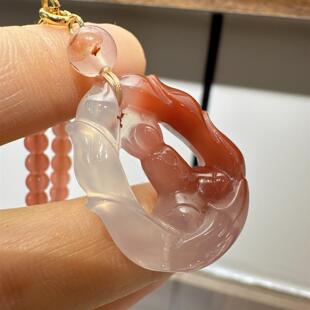 震惊了方言企业精品和田玉放巨漏冰飘南红温润细腻晶莹项链吊坠O