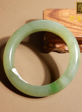 青海湖水绿带翠色55mm女士手镯