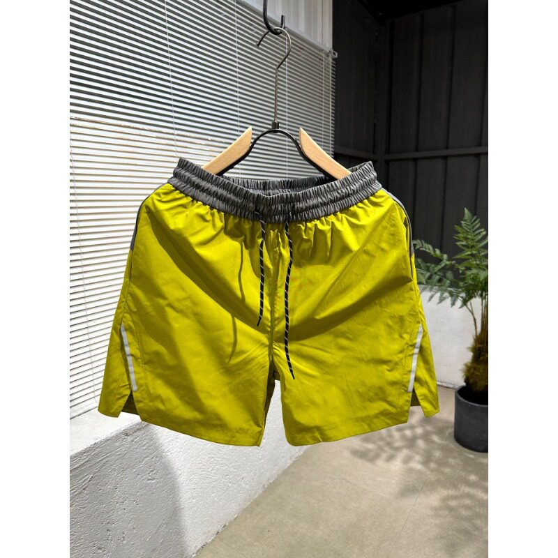 2026夏季芥末黄冰丝休闲裤宽松五分沙滩裤子男士凉感运动速干短裤