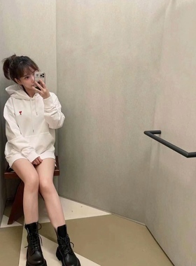 大脸猫现货AMI 2023春夏红色爱心连帽男女同款白色卫衣USW204747