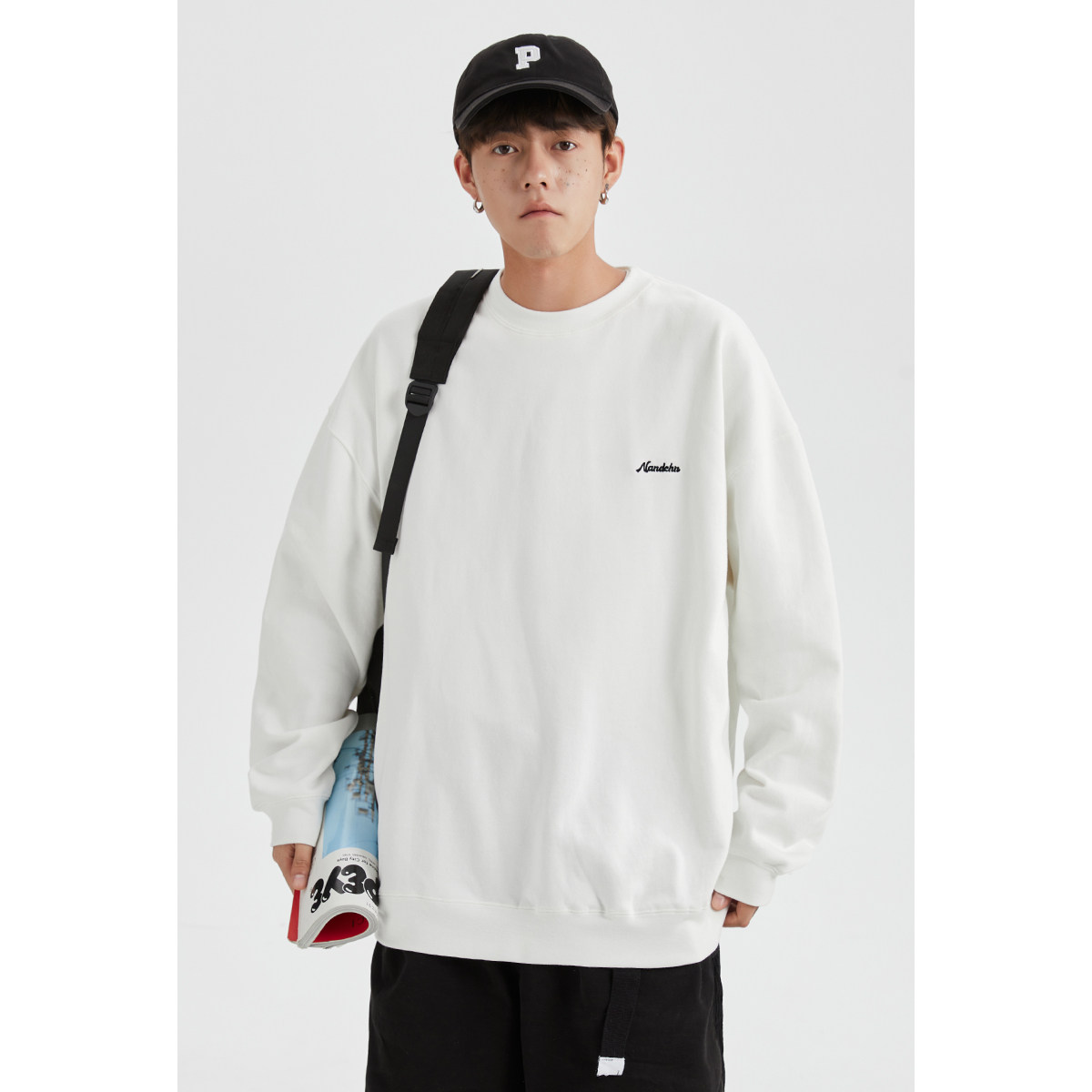 男道秋冬纯色字母刺绣圆领卫衣男休闲情侣基础款加绒长袖套头上衣