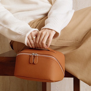 2025秋冬新款 洗漱包真皮收纳包旅行化妆包精致多功能牛皮小包女包