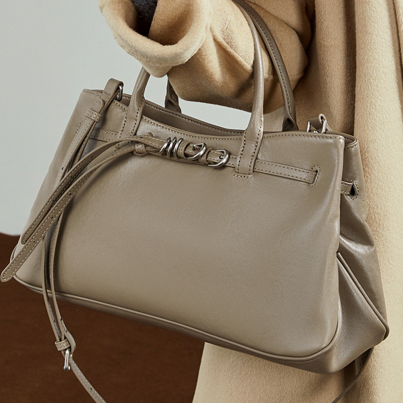 2025冬季新款手提女包牛皮单肩包时尚复古托特包街头潮流公文包