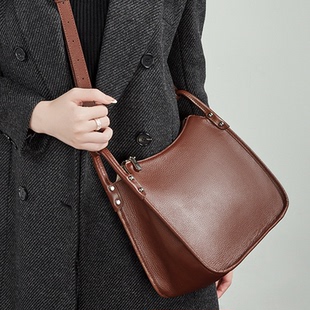 2026新款 简约手拎包大容量通勤包 单肩斜挎包头层牛皮托特包时尚