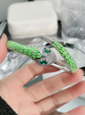 欧美霸气蛇头手镯绿色珐琅小众异域蛇形潮酷ins风个性手环高级感