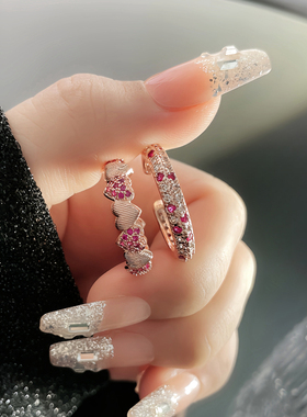 复古拉丝爱心玫红色锆石时尚开口戒指女小众冷淡风轻奢高级感指环