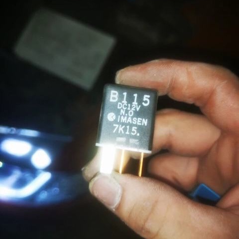 适用老马六奔腾B70B50M6M3室内保险盒B115继电器鼓风机空调继电器