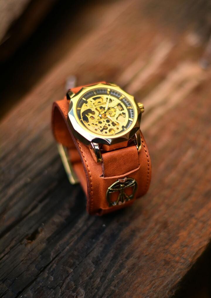 Clock㊣俄罗斯代购 手作迷人经典仿古棕色真皮手镯式机械手表腕表