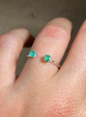 天然绿色祖母绿双宝石镶嵌戒指