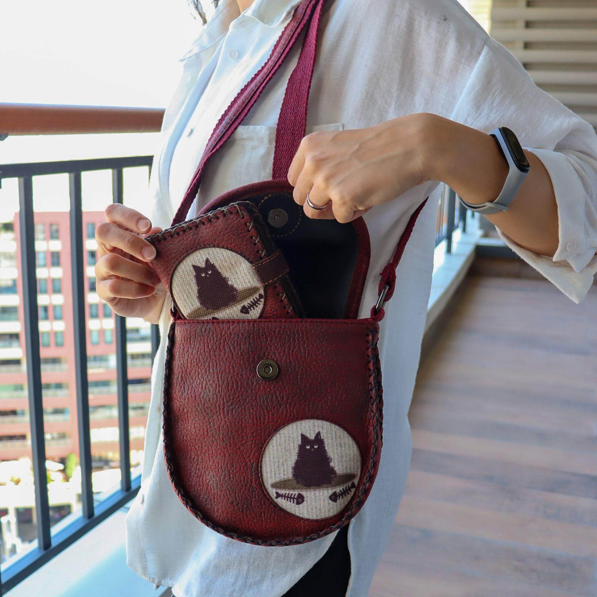 美国代购Leather㊣ 手作复古斜挎包女小包休闲简约猫咪图案单肩包