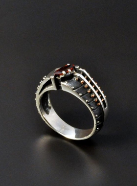 纯银赛博朋克未来派石榴石戒指
