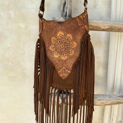 印尼代购波西米亚流苏雕花包袋