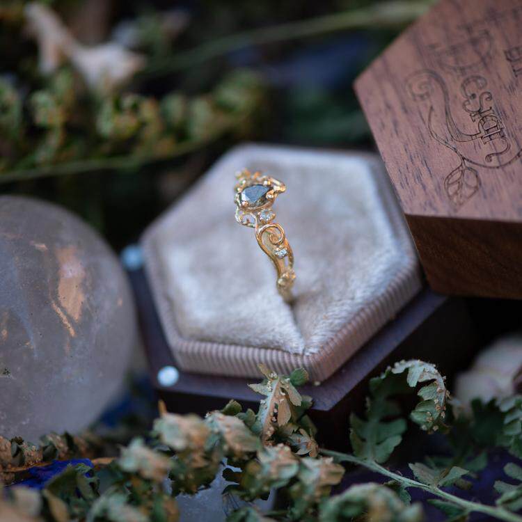 挪威代购Twig◇手作华丽树皮叶子绿蓝宝石镶嵌钻石钻戒结婚戒指