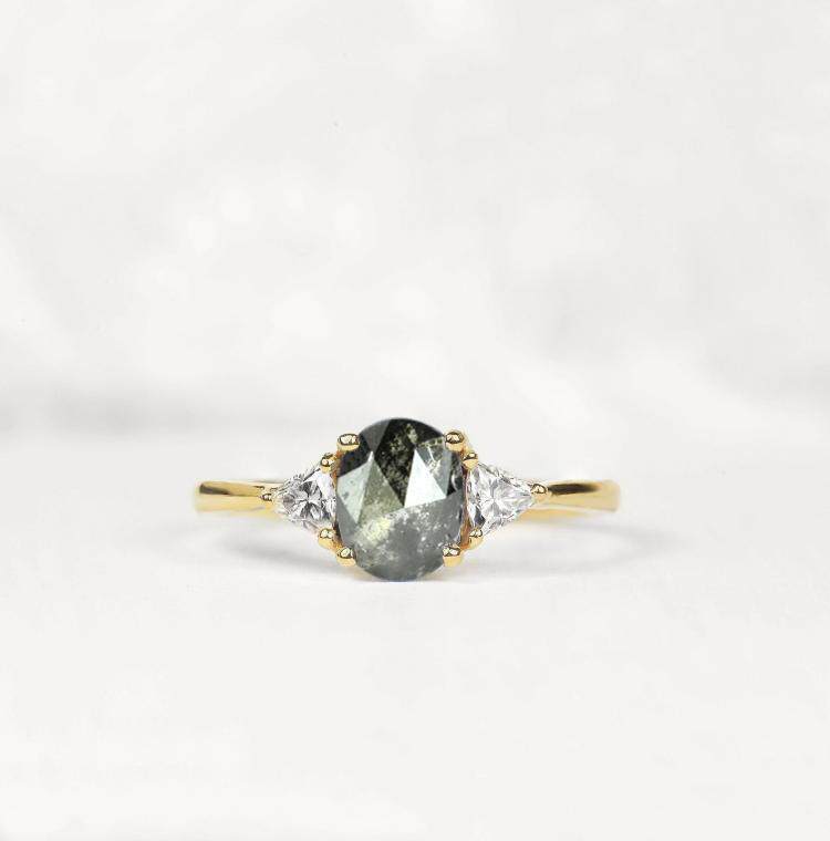 英国代购Diamond◇手作精致椭圆形天然椒盐钻石镶嵌黄金订婚戒指