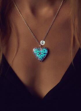 Necklace㊣荷兰代购 手作特别美丽迷人心形蓝绿色夜光吊坠项链