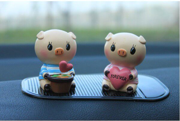 新款 love爱心猪q版树脂 汽车摆件摆饰 车饰公仔 家用饰品摆件